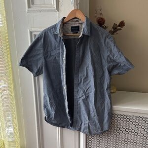 Casual Men's Short Sleeve Shirt in Blue